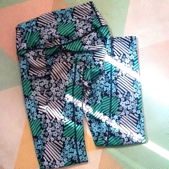 FP Movement by Free People Pants - Free People Daisy Print Highrise 7/8 Crop Legging size XS
